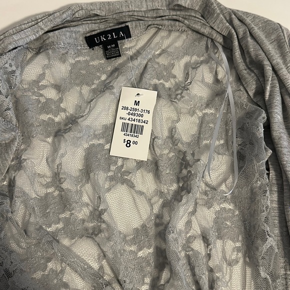 Short Sleeve Top - Picture 3 of 3